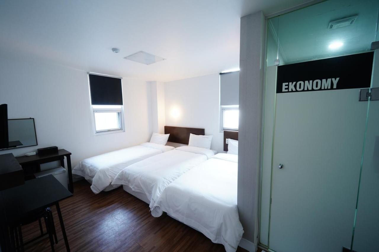 Ekonomy Haeundae Hostel Busan Eksteriør bilde
